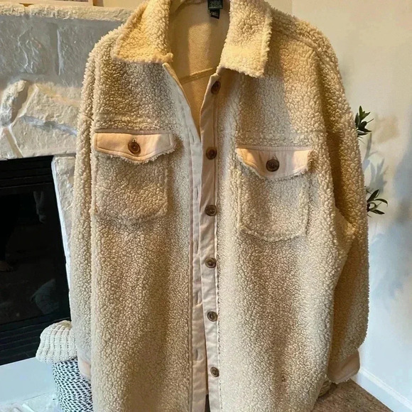 WILD FABLE Sherpa Shacket creme color size medium - Picture 3 of 6